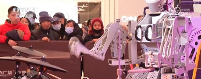 機(jī)器人樂(lè)隊(duì)、AI兔爺、“AI”與“雅宋” 科技點(diǎn)亮燃動(dòng)中國(guó)年