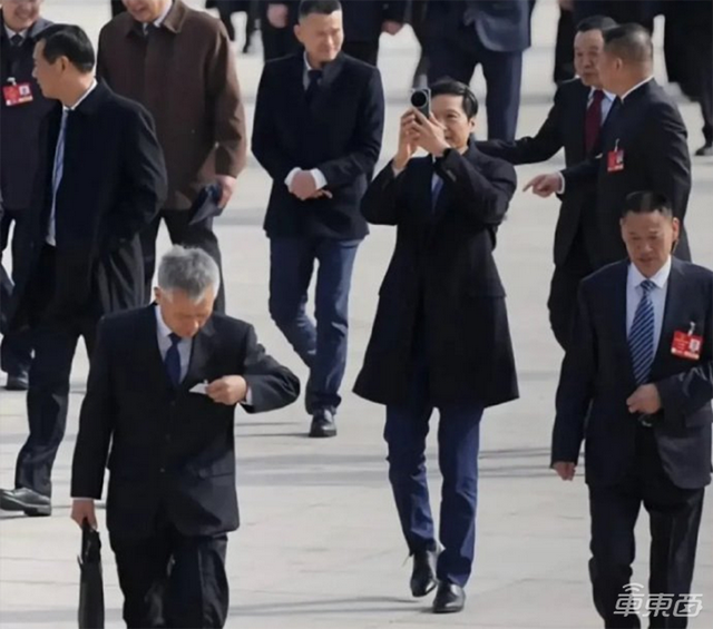 雷軍盯上“綠牌”登熱搜！力爭明年實(shí)現(xiàn)自動駕駛，廣汽呼吁換電加速推廣