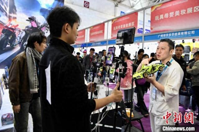 AI為跨境電商注入新活力 助力中國品牌“揚(yáng)帆出?！? onerror=